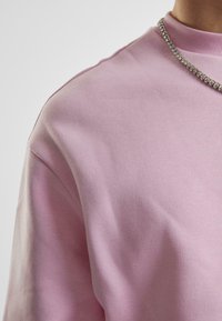 Urban Classics FLUFFY CREWNECK - Sportska majica - softpink