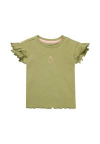 Groene geribbelde shirt met korte mouwen en ruffle-mouwen, voorzien van een roze kraag en een klein geborduurd fruitontwerp aan de voorkant.