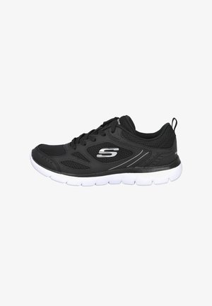 Zapatilla deportiva Skechers negra con suela blanca, parte superior de malla, cierre de cordones y logotipo lateral, vista desde el lado izquierdo.