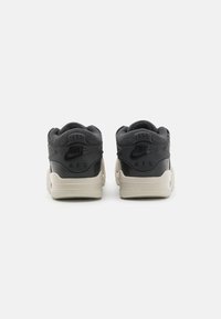 Jordan AIR JORDAN 4 UNISEX - Sportcipő - black/light bone/light smoke grey