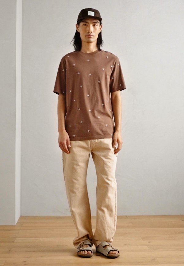 REGULAR FIT - Print T-shirt - cold brew2