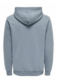 Lichtblauwe hoodie van zacht materiaal, met een kangoeroezak, ribgebreide manchetten en een rechte zoom bij de taille.