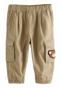 Pantalons cargo kaki avec une taille élastique, des poches latérales et une patte décorative en forme d'ours brun sur la jambe droite. Matière douce et durable.