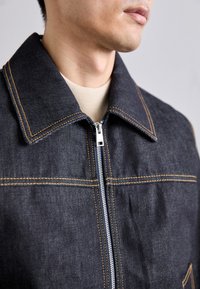 sandro Τζιν μπουφάν - brut denim