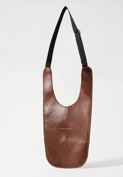 MM6 Maison Margiela FLAT SADDLE MINI BAG UNISEX - Borsa a tracolla - root brown