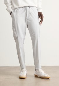BOSS URBANEX - Pantaloni cargo - light pastel grey