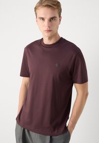 BOSS TAUT - Basic póló - open red