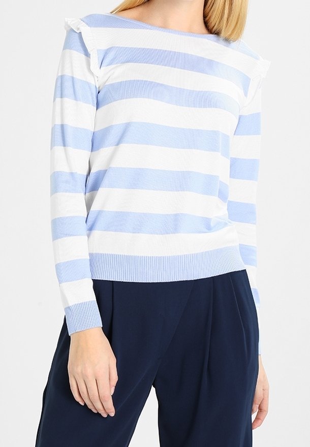 More & More Sweter