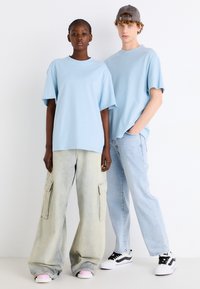 Jack & Jones PREMIUM JPRBLAHARVEY TEE UNISEX - Paprasti marškinėliai - dream blue