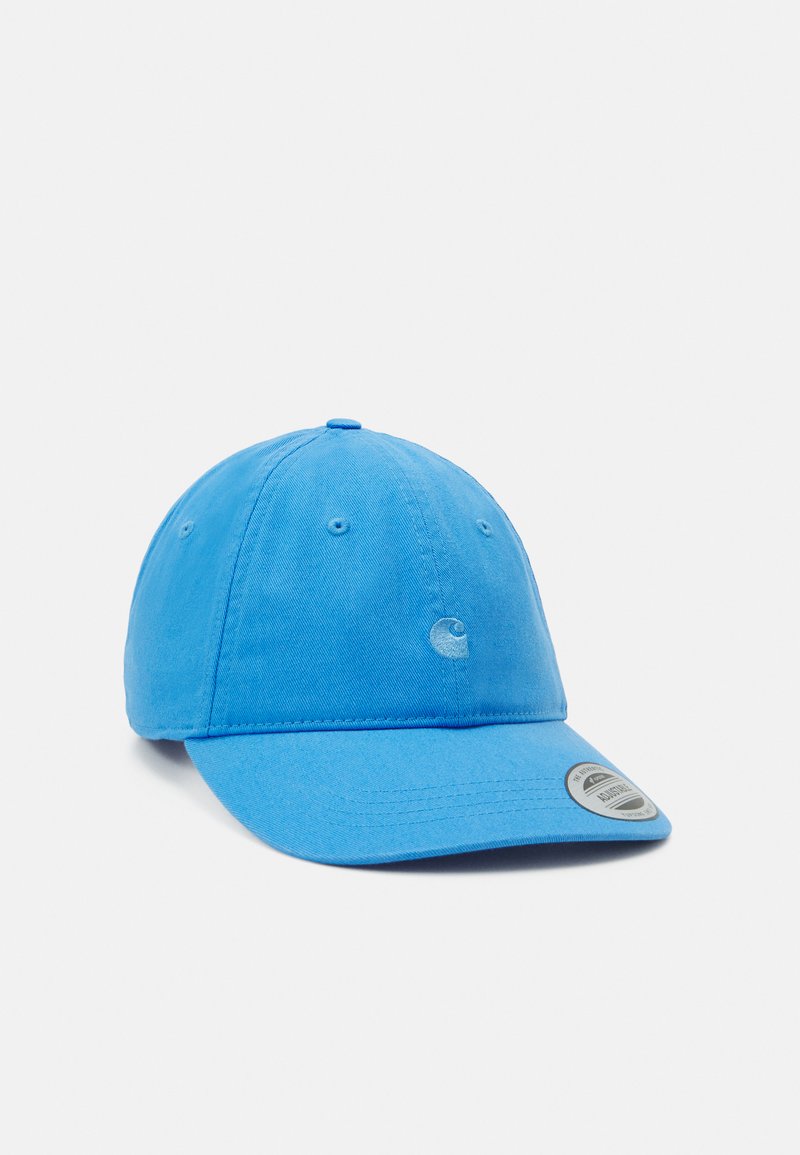 Blå bomull-baseballcap med buet visir, broderte logo på fronten og justerbar stroppe bak.