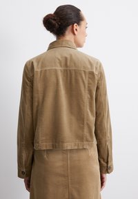 Marc O'Polo JACKET SHIRT DETAILS SLIGHTLY CROPPED - Skraistė  - soft mocca