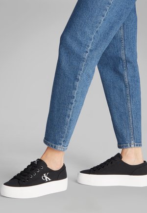 Calvin Klein FLATFORM - Tenisky - black/bright white