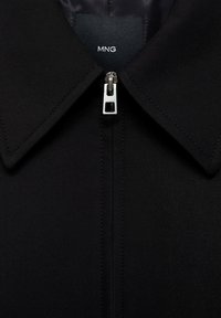 Mango Poletna jakna - black