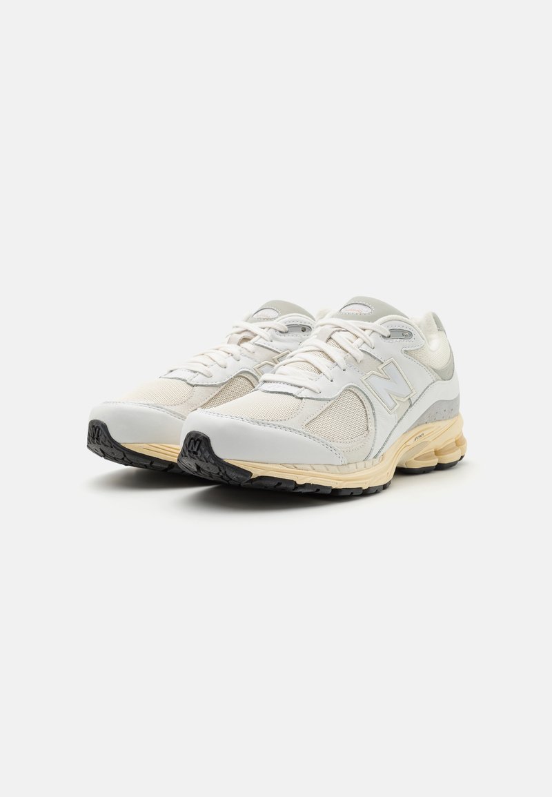 New Balance M2002 UNISEX - Sneaker low - white/weiß - Zalando.de