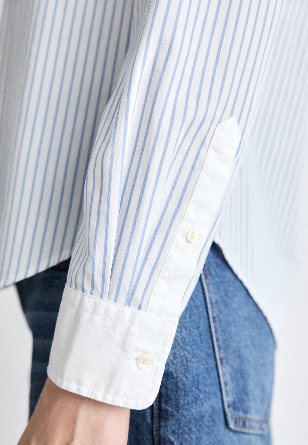 CONTRAST STRIPED SHIRT