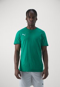 Puma - TEAMGOAL CASUALS TEE - Basic T-shirt - green/white Thumbnail Image 1