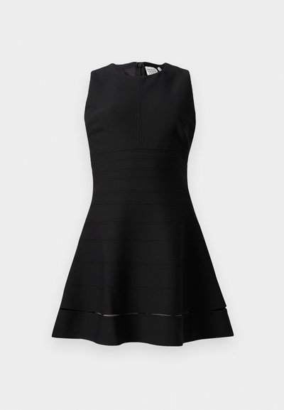 Musta ilmanhiha dressi, jossa on tiukka vartalonmyötäinen yläosa ja levenevä hameosa. Sisältää tekstuurisia vaakaraitatietoja ja takana vetoketjukiinnitys.