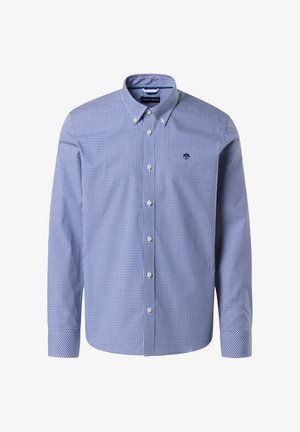 Blau-weiße karierten Button-Up-Hemd mit langen Ärmeln, einem Kragen und einem kleinen gestickten Logo auf der Brust. Baumwollstoff.