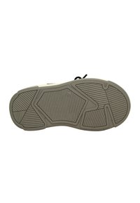 Semelle de chaussure avec une finition en caoutchouc texturée. Présente un motif géométrique et divers designs de bande de roulement pour une traction optimale. Couleur : gris avec des accents blancs.