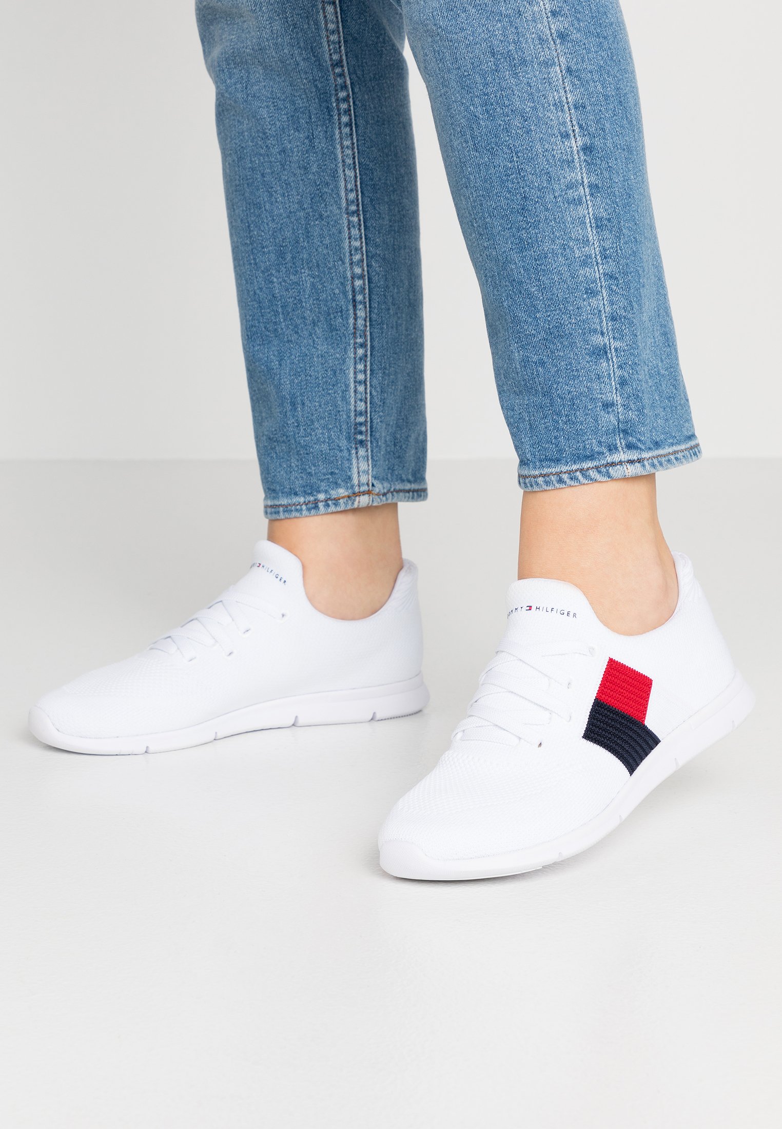 tommy hilfiger white flag trainers