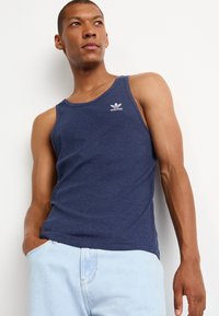adidas Originals ESS TANK - Topp - night indigo