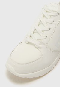 Thumbnail Image 6