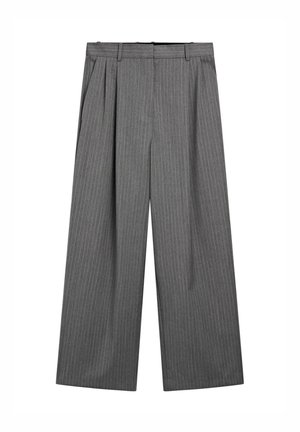 Graue weite Hose mit vertikalen Streifen, gefaltetem Vorderbereich und einem Bund, der für Komfort sorgt. Glattes Material und taillierte Passform.