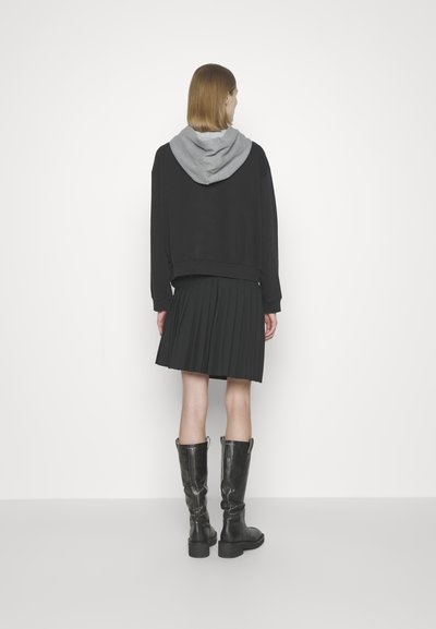 MM6 Maison Margiela SKIRT - Πλισέ φούστα - black