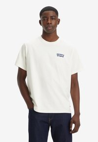 Levi's® RELAXED FIT GRAPHIC TEE - Camiseta básica - archival western wagon egret