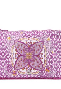 Pochette con motivo floreale viola, caratterizzata da un intricato design geometrico e dettagli vivaci. Realizzata in tessuto con una finitura testurizzata, presenta una chiusura con zip.