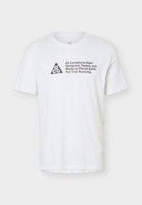 Neizvēlēts, summit white