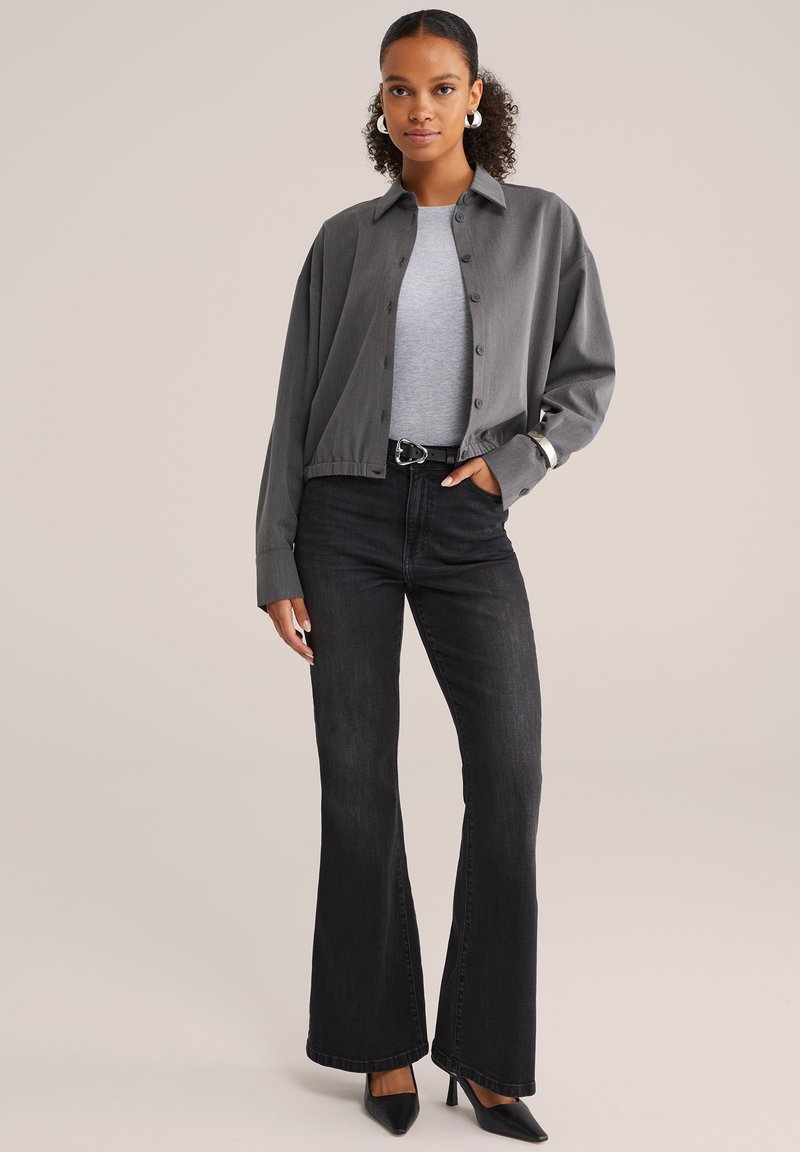 Zeagoo Maglietta Donna Maniche Lunghe – Scollo A V, Aderente, A Coste, Tinta Unita – Grigio Chiaro, Taglia M – Casual E Versatile - 2