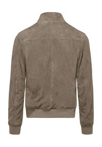 Giacca di camoscio marrone con colletto semplice, polsini a costine e orlo. Texture liscia con cuciture minime e senza hardware visibile.