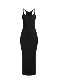 Robe longue moulante noire sans manches avec fines bretelles et encolure dégagée.