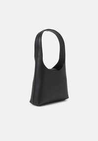 Calvin Klein Jeans SCULPTED ARCH SHOULDERBAG22 MONO - Borsa a mano - black/metallic logo