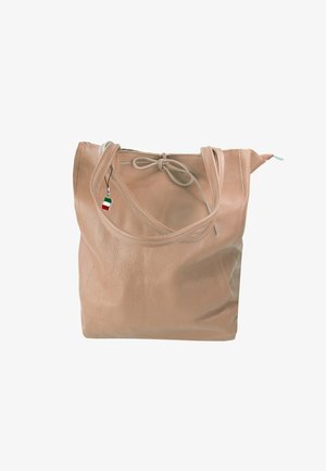Sac de transport en cuir beige avec doubles poignées, un nœud à cordon sur le dessus et un petit pendentif en forme de drapeau italien suspendu à une des poignées.