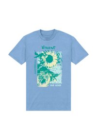 Camiseta de algodón azul claro con un diseño gráfico de girasoles, el texto "Vincent AMSTERDAM" y "VAN GOGH" en tonos verdes.