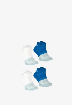 Quatre paires de chaussettes de cheville : deux blanches avec des accents bleu clair et deux bleues avec des accents bleu clair, fabriquées en tissu extensible avec logo.