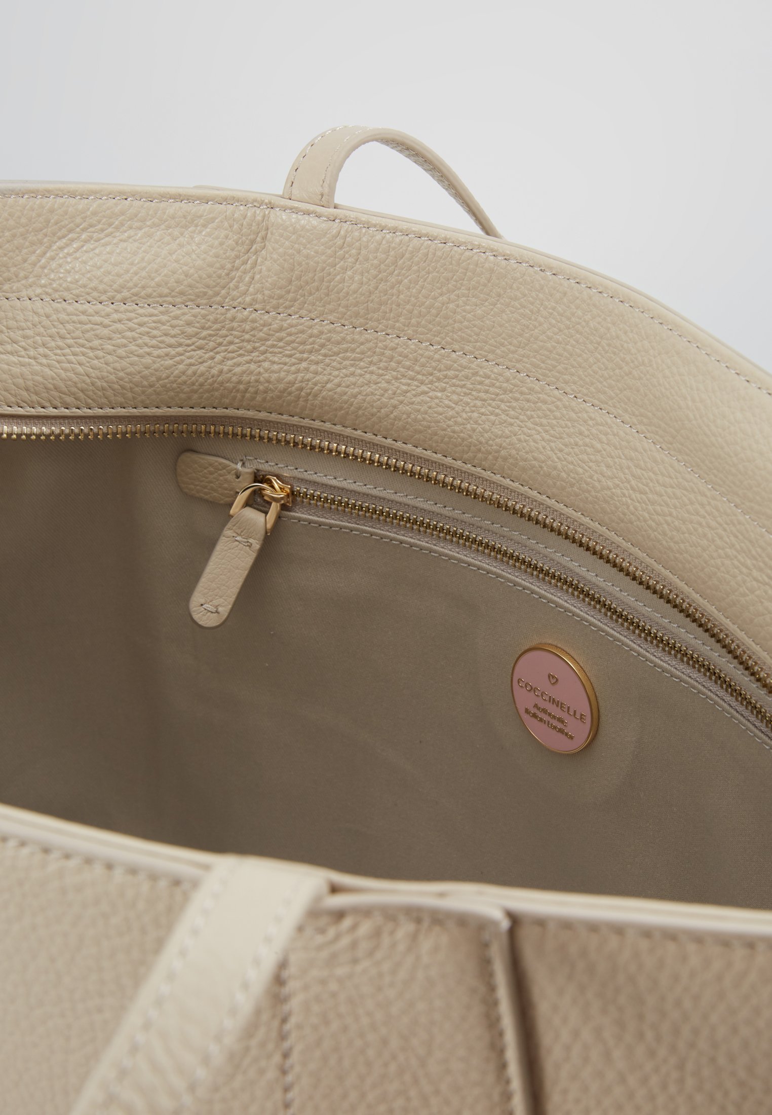 Coccinelle Shoppingveske seashell Zalando.no Coccinelle Shoppingveske seashell Zalando.no