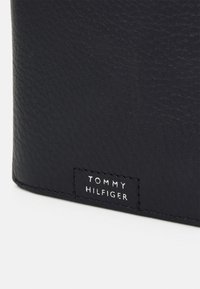 Tommy Hilfiger MINI WALLET - Portafoglio - black