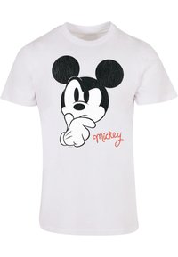 Hvit bomulls t-skjorte med et svart og hvitt Mickey Mouse-motiv og rød "Mickey" tekst under. Korte ermer, rund hals.