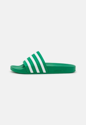 adidas Originals ADILETTE - Sandales de bain - green/footwear white