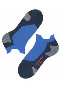 Calzini alla caviglia blu e blu navy con accenti grigi sul tallone e sulla punta. Presentano polsini a coste e testo del marchio stampato di colore rosso sulla suola. Realizzati in materiale traspirante.
