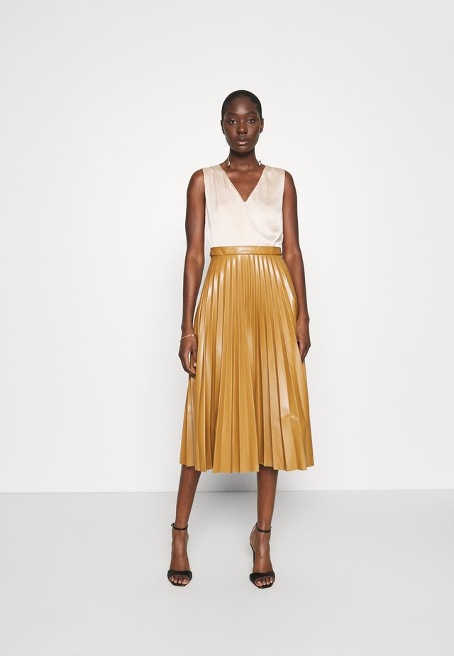 PLEATED SKIRT DRESS - Sukienka letnia - beige
