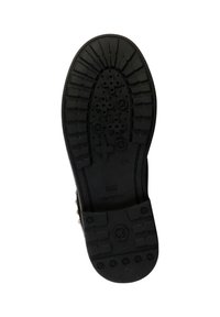 Suela de zapato negra con textura en la suela para mayor agarre, detalle del logo y stud redondeados en el lateral para un diseño añadido.
