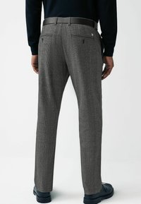 Next BELTED SLIM FIT - Vászonnadrágok - grey check