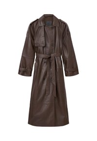 Brązowy skórzany płaszcz typu trencz z paskiem w talii, dużym kołnierzem i dwurzędowym zapięciem. Posiada szerokie rękawy oraz boczne kieszenie.