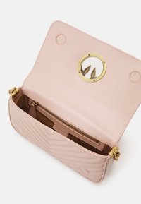 Pinko LOVE CLICK BAGUETTE MINI - Borsa a tracolla - cipria