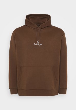 Felpa marrone realizzata in morbido tessuto. Caratterizzata da una tasca frontale, cappuccio regolabile con lacci e logo ricamato bianco sul petto.