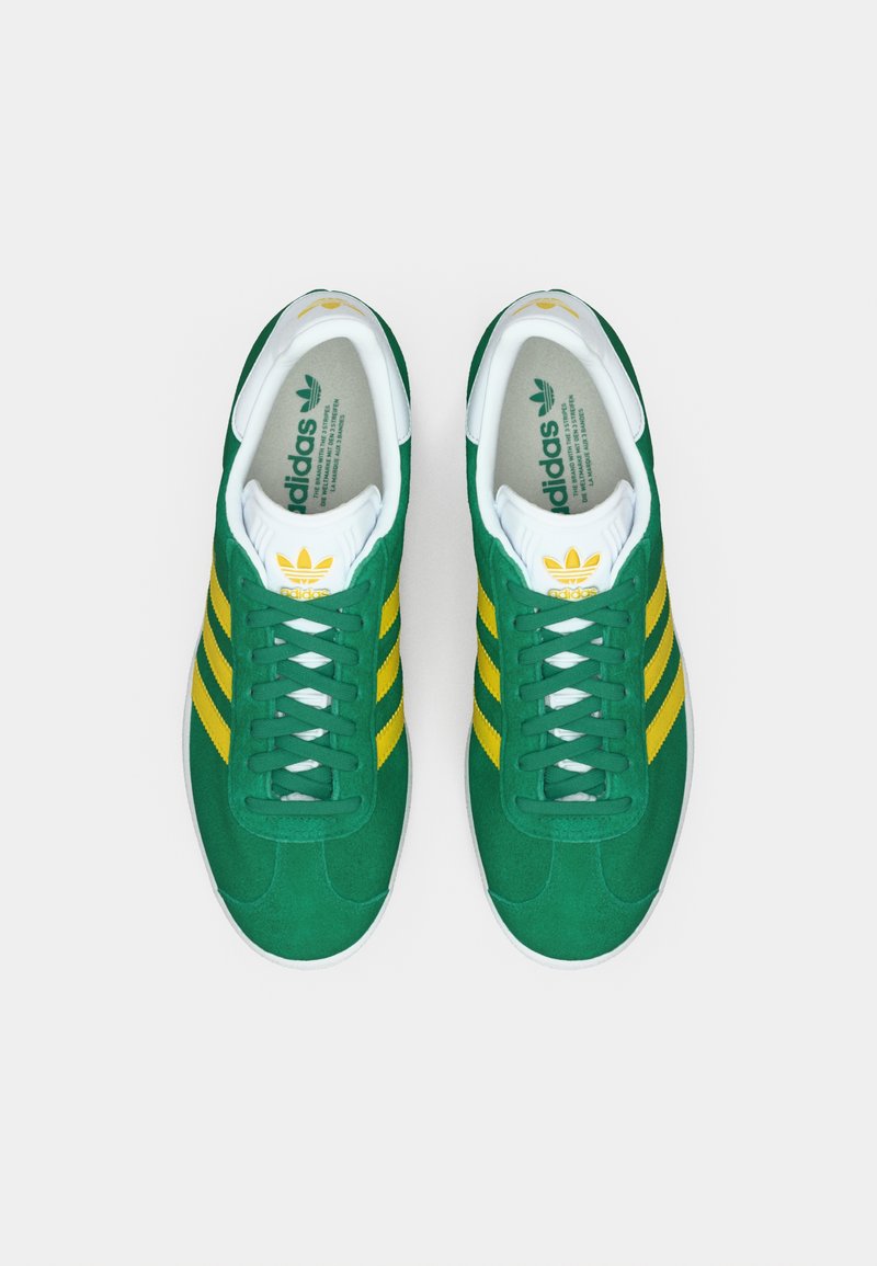 adidas Originals GAZELLE UNISEX - Trainers - bold green/eqt yellow/footwear  white/green - Zalando.ie
